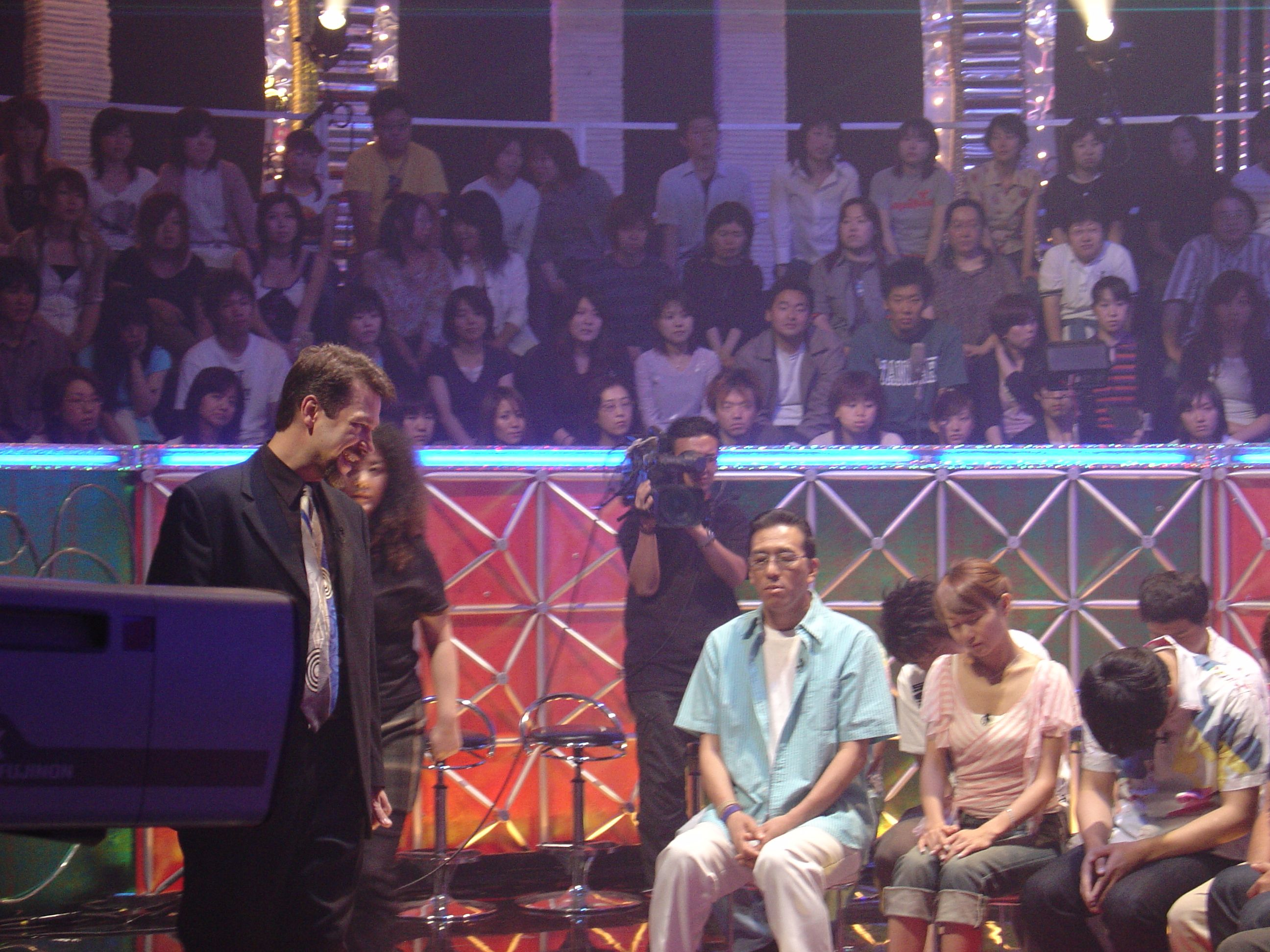 Hypnotist Larry Volz hypnotizing celebrities on Japanese TV through a translator