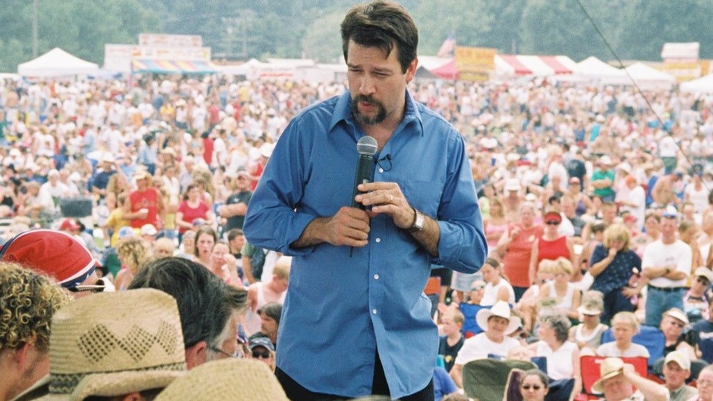 Hypnotist Larry Volz on stage in front of 45,000 people